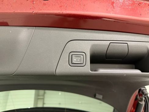 Used 2023 Buick Envision Avenir AWD/4WD image 9