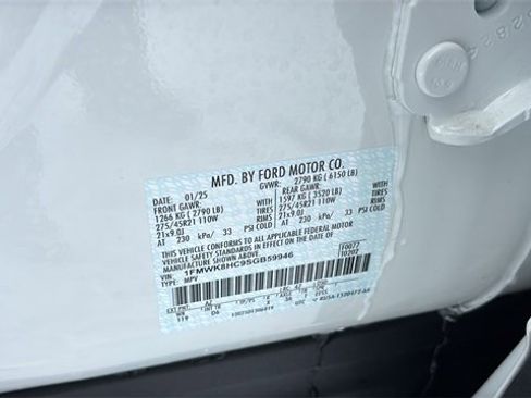 Used 2025 Ford Explorer Platinum w/ Ultimate Package image 34