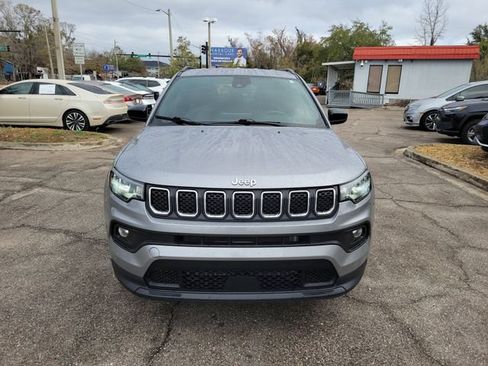 Used 2024 Jeep Compass Latitude w/ Altitude Special Edition AWD/4WD image 5