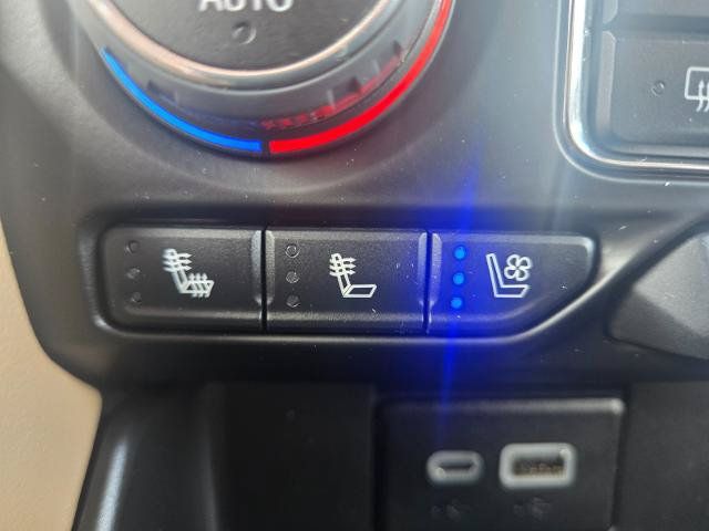 Used 2023 Chevrolet Tahoe Premier AWD/4WD image 40