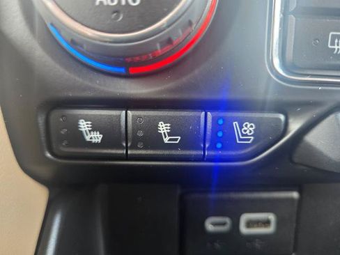 Used 2023 Chevrolet Tahoe Premier AWD/4WD image 40