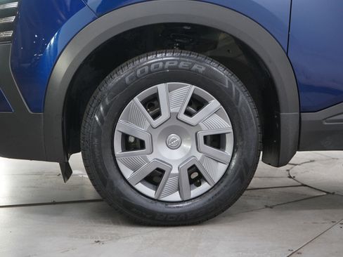 Used 2025 Nissan Kicks S FWD image 27