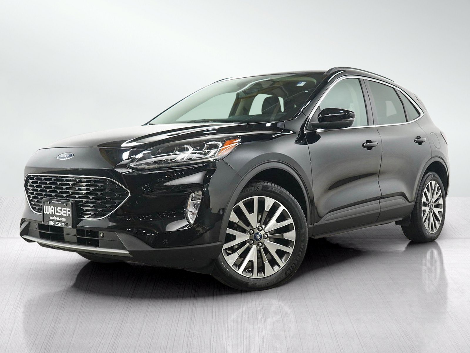Used 2020 Ford Escape Titanium AWD/4WD image 1