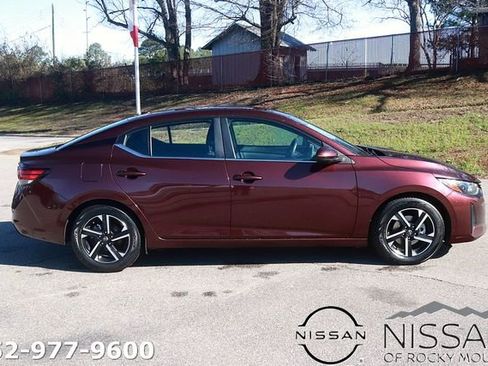 Used 2024 Nissan Sentra SV image 4