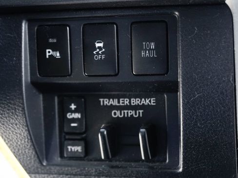 Used 2017 Toyota Tundra SR5 w/ TRD Off Road Package image 32