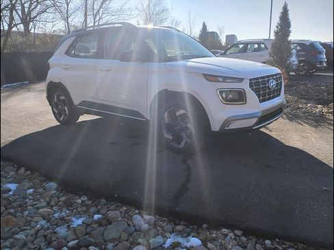 New 2026 Hyundai Venue SEL image 7