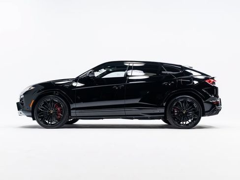 Used 2025 Lamborghini Urus SE AWD/4WD image 67
