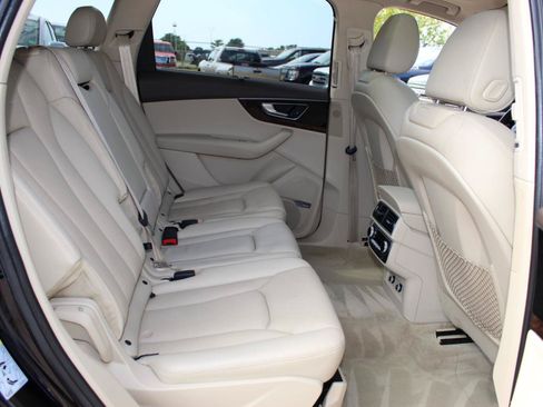 Used 2018 Audi Q7 3.0T Prestige w/ Prestige Package AWD/4WD image 21