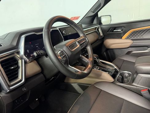 Used 2025 GMC Canyon Denali AWD/4WD image 12