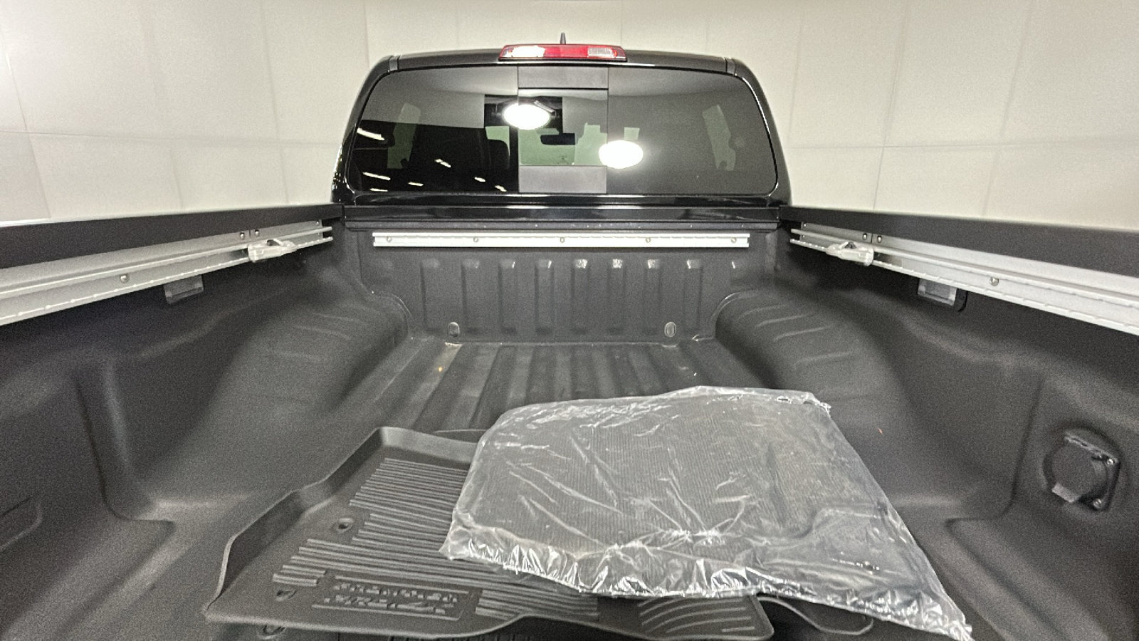 Used 2024 Nissan Frontier PRO-4X w/ Pro Premium Package AWD/4WD image 35