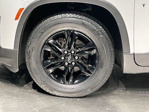 Used 2023 Chevrolet Traverse LT w/ Midnight/Sport Edition image 17