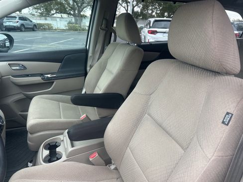 Used 2016 Honda Odyssey SE image 11
