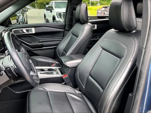 Used 2020 Ford Explorer XLT w/ Equipment Group 202A AWD/4WD image 27