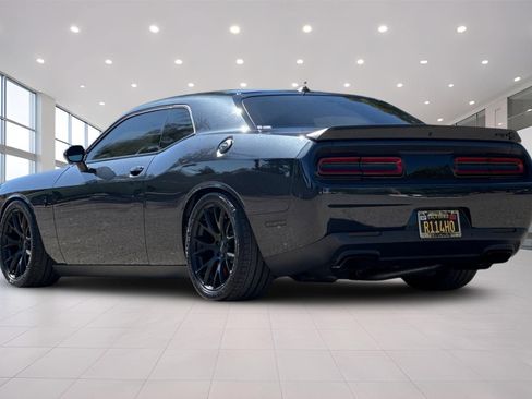 Used 2016 Dodge Challenger SRT Hellcat RWD image 6