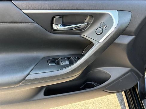 Used 2016 Nissan Altima 3.5 SL w/ 3.5 Technology Package image 23