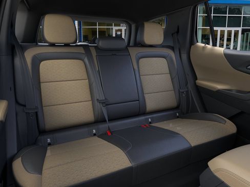 Used 2026 Chevrolet Equinox ACTIV w/ Convenience Package III FWD image 19