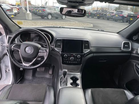Used 2020 Jeep Grand Cherokee Altitude image 17