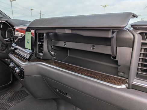 Used 2025 GMC Sierra 1500 SLE image 25