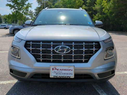 Used 2025 Hyundai Venue SEL FWD image 9