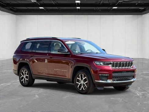 Used 2023 Jeep Grand Cherokee L Limited w/ Luxury Tech Group II AWD/4WD image 7