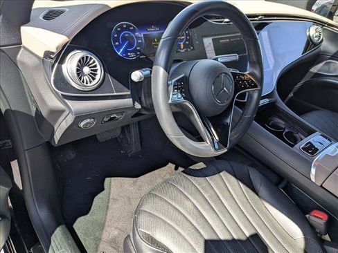Used 2022 Mercedes-Benz EQS 580 4MATIC Sedan image 10