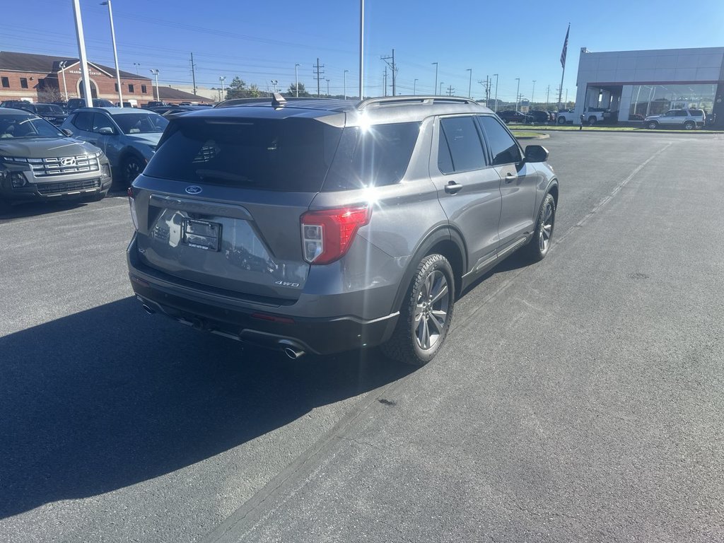 Used 2021 Ford Explorer XLT w/ Equipment Group 202A AWD/4WD image 8
