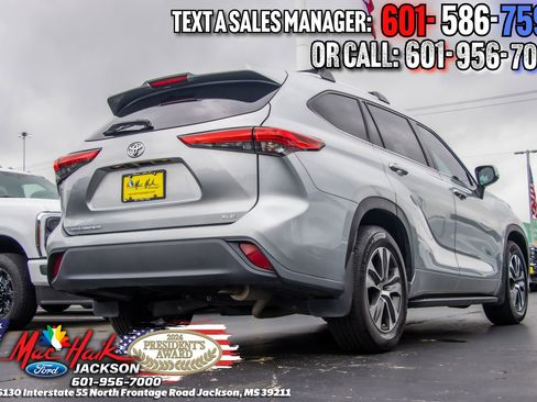 Used 2020 Toyota Highlander XLE FWD image 6