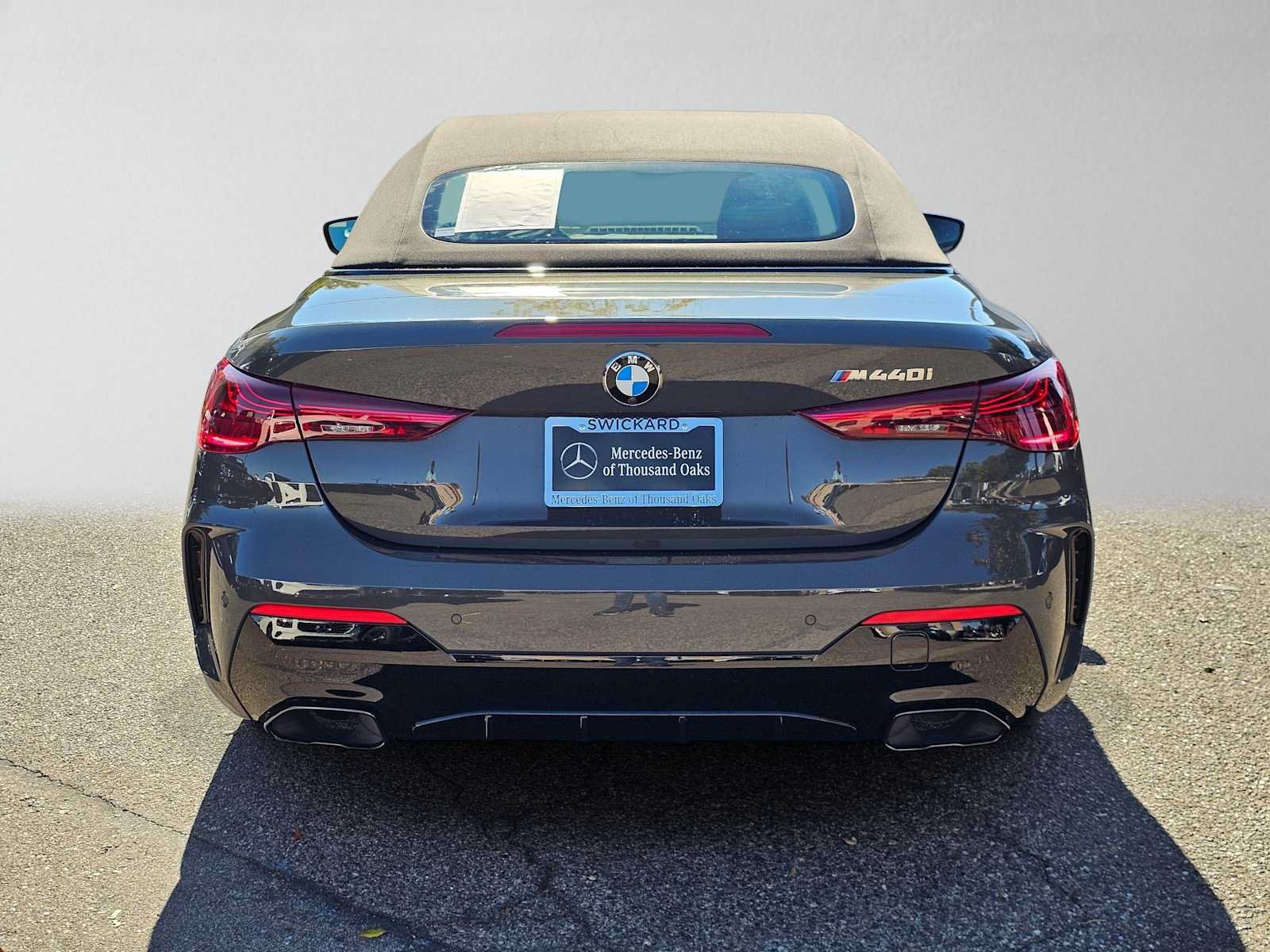Used 2026 BMW M440i Convertible w/ Premium Package RWD image 4