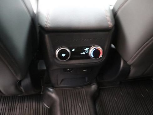 Used 2025 Ford Explorer Active w/ Active Comfort Package AWD/4WD image 17