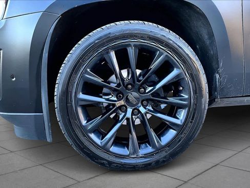 Used 2020 Cadillac Escalade Luxury image 9