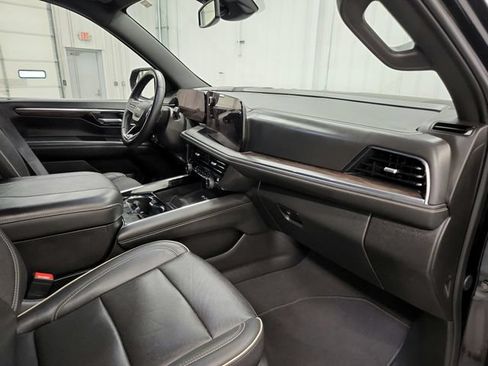 Used 2025 Chevrolet Tahoe Premier RWD image 37
