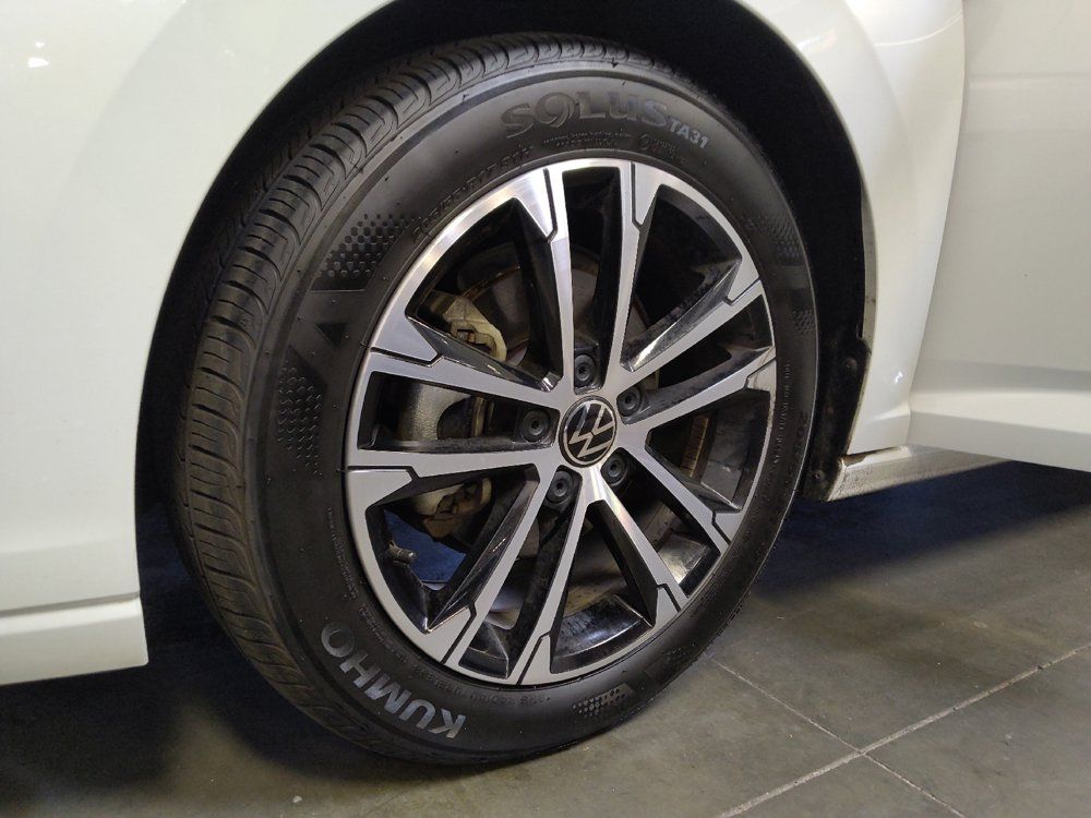 Used 2025 Volkswagen Jetta Sport FWD image 31