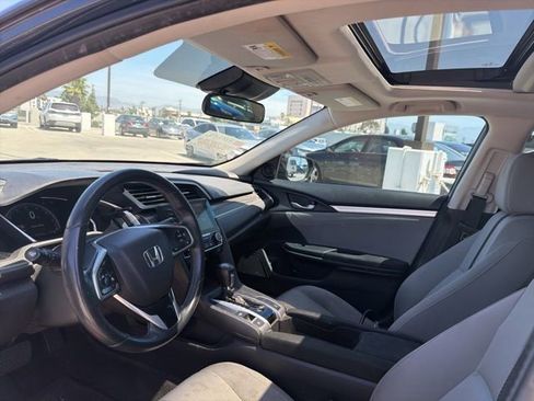 Used 2019 Honda Civic EX image 4