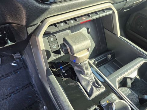 Used 2024 Toyota Tundra Limited image 21