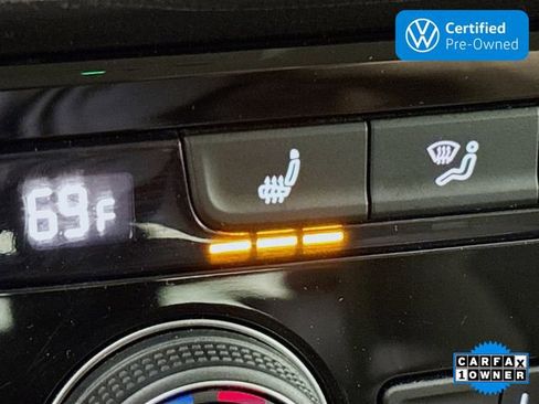 Used 2024 Volkswagen Taos SE image 19
