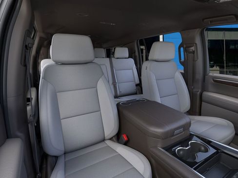 New 2026 Chevrolet Suburban LS image 17