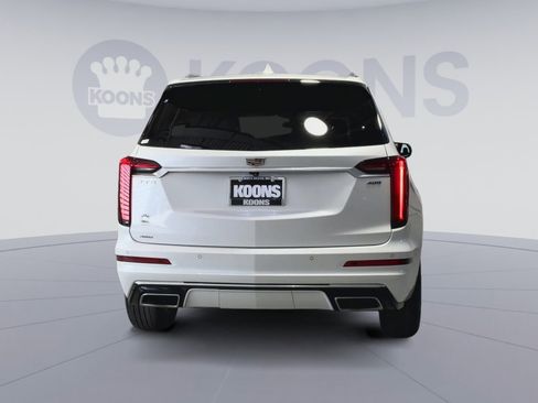 Used 2022 Cadillac XT6 Premium Luxury image 10