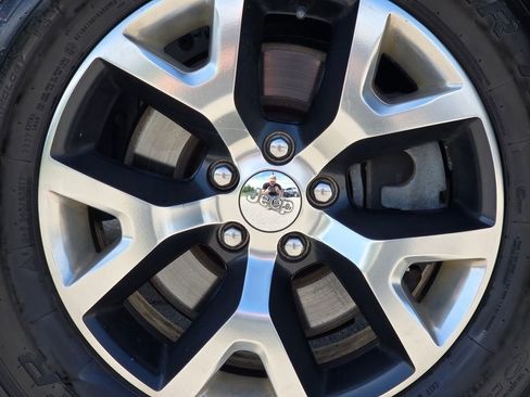 Used 2014 Jeep Cherokee Trailhawk w/ Leather Interior Group AWD/4WD image 23