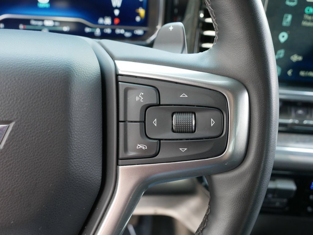Used 2023 Chevrolet Silverado 1500 LTZ AWD/4WD image 22