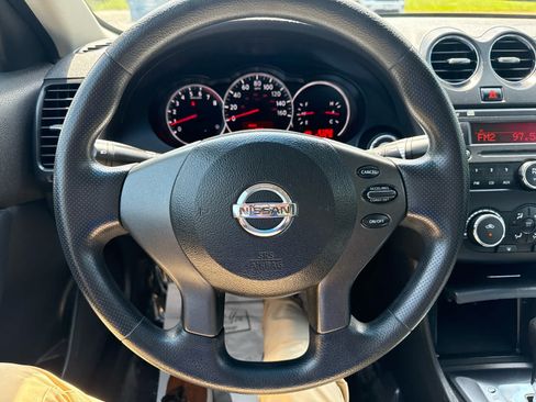 Used 2011 Nissan Altima 2.5 S FWD image 19