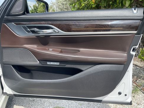 Used 2016 BMW 740i w/ Executive Package 2 RWD image 27