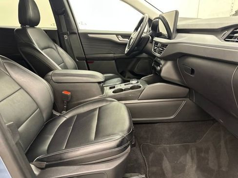 Certified 2025 Ford Escape Platinum image 10