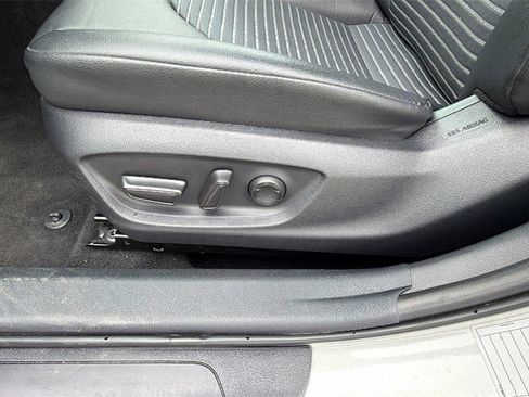 Used 2024 Toyota Camry SE image 18