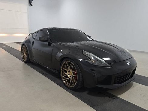 Used 2014 Nissan 370Z Touring w/ Sport Package RWD image 3