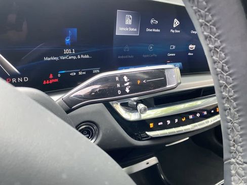 Certified 2025 Cadillac Lyriq Luxury AWD/4WD image 26