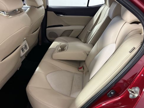 Used 2020 Toyota Camry XLE w/ Navigation Package FWD image 25