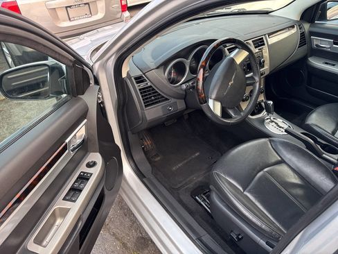 Used 2010 Chrysler Sebring Limited image 8