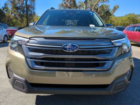 Used 2025 Subaru Forester Premium AWD/4WD image 9