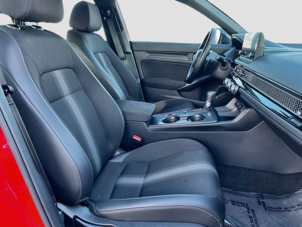 Used 2025 Honda Civic Sport image 25