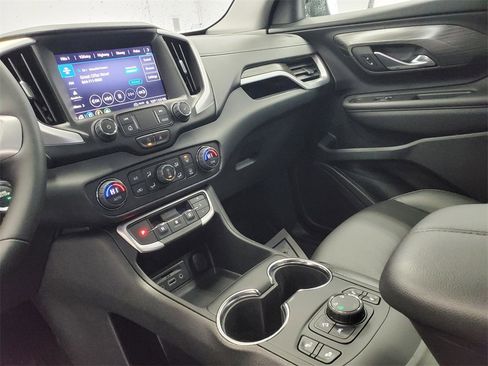 Used 2023 GMC Terrain SLT w/ Elevation Edition image 17